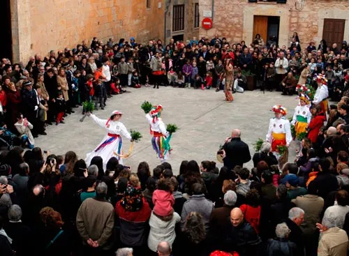 Cossiers d'Algaida ballant per les festes de Sant Jaume